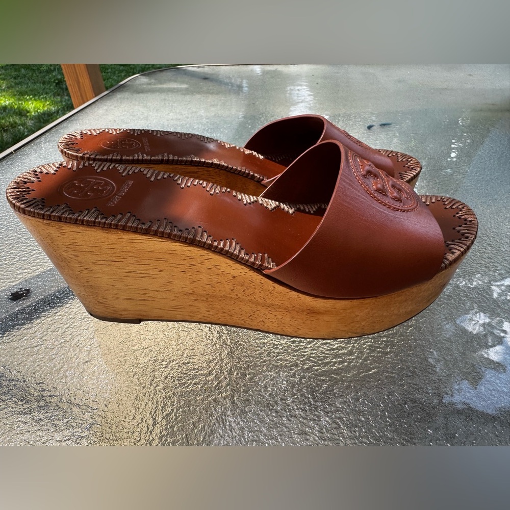 Tory Burch Leather Whipstich Trim Wooden Slides - Picture 7 of 9